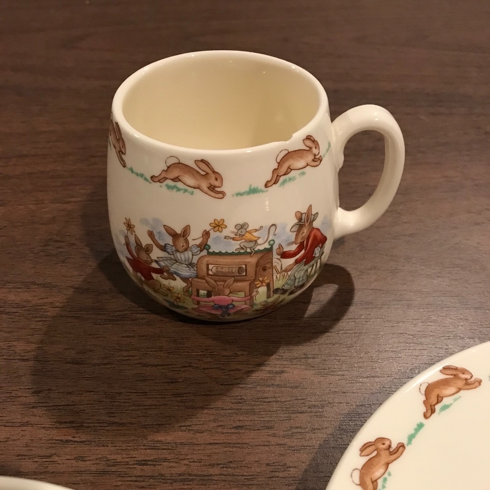 Vintage Royal Doulton Bunnykin set - Picture 5 of 6